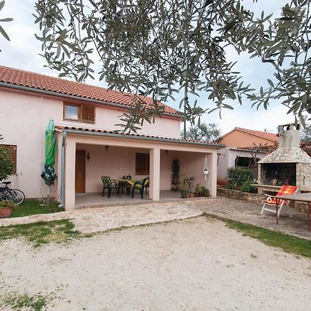 Lovely Apartment In Rovinj With Kitchen エクステリア 写真