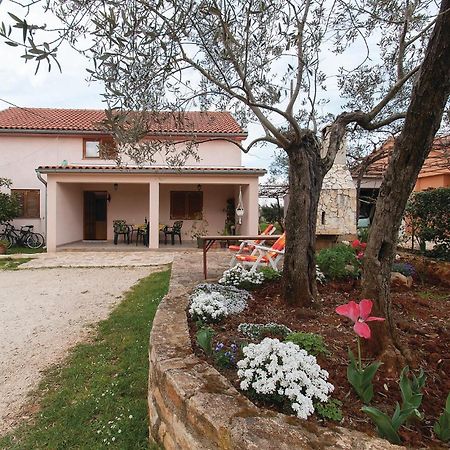 Lovely Apartment In Rovinj With Kitchen エクステリア 写真