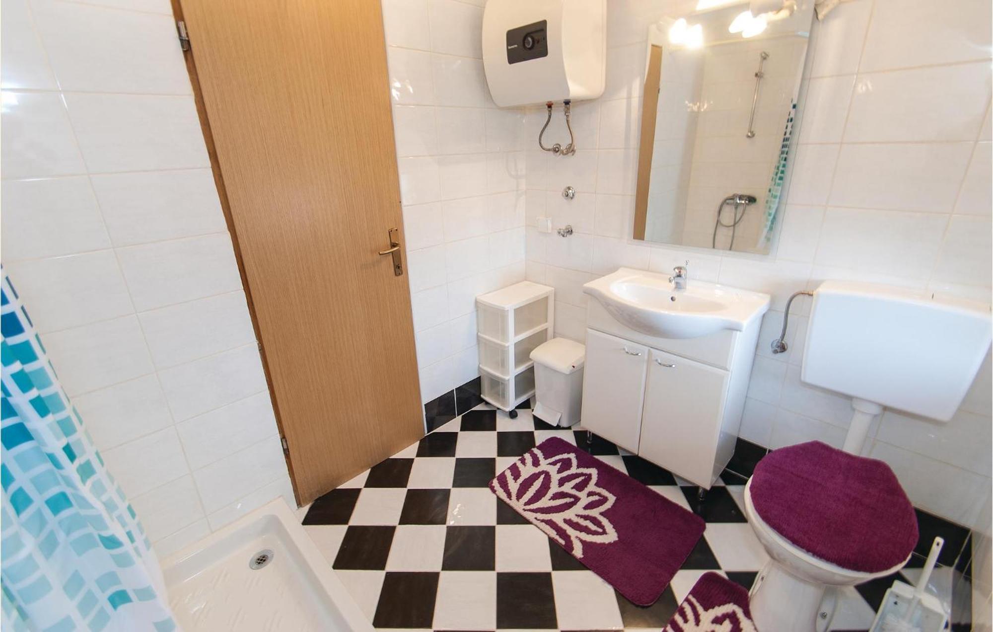 Lovely Apartment In Rovinj With Kitchen エクステリア 写真