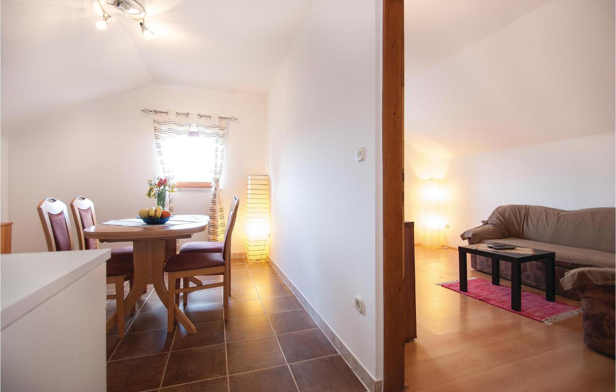 Lovely Apartment In Rovinj With Kitchen エクステリア 写真