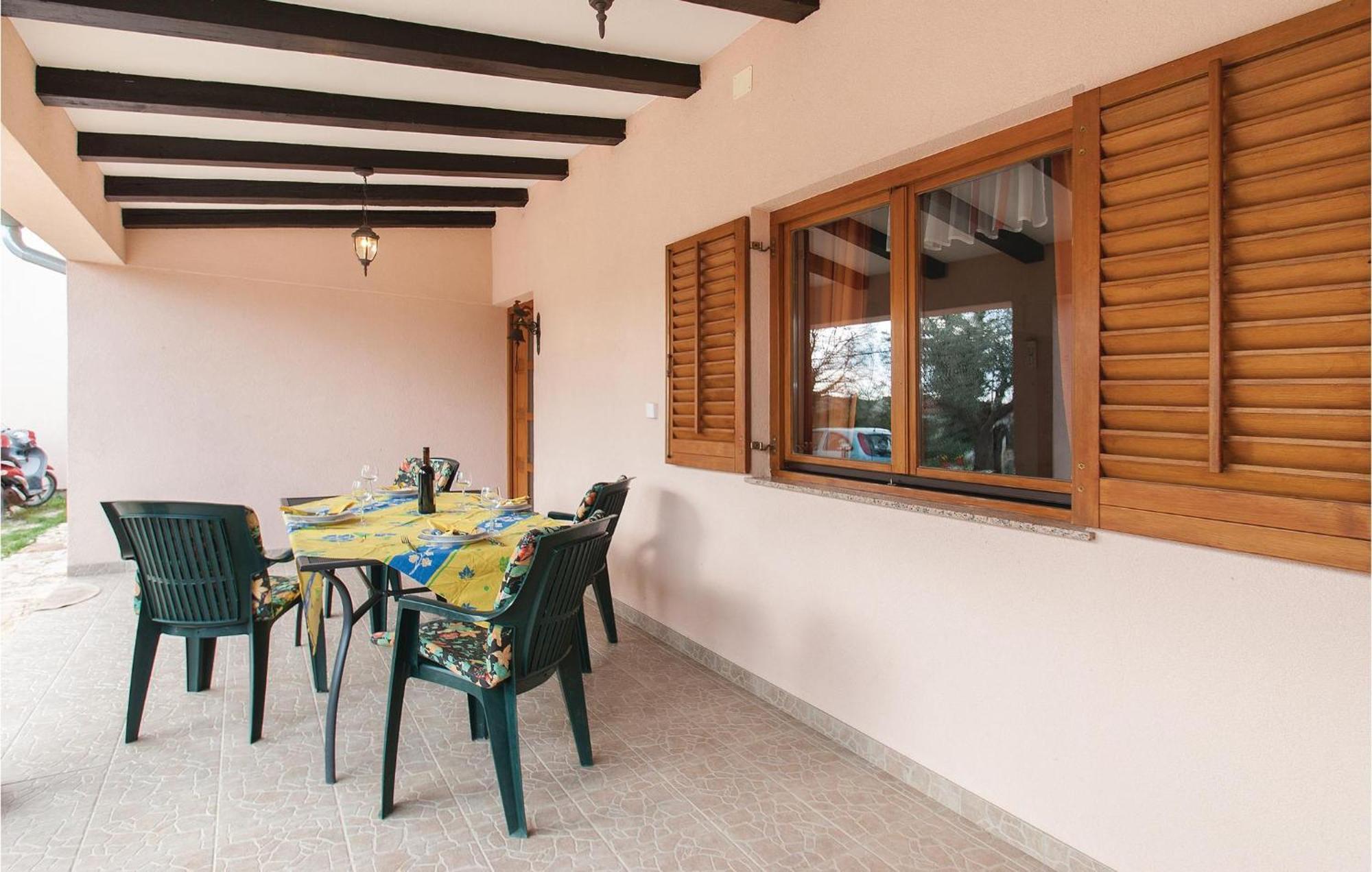 Lovely Apartment In Rovinj With Kitchen エクステリア 写真