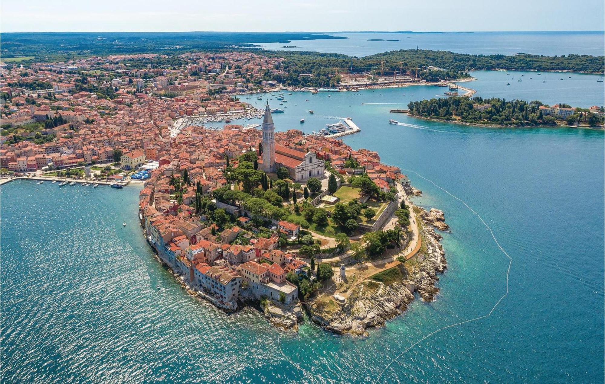 Lovely Apartment In Rovinj With Kitchen エクステリア 写真
