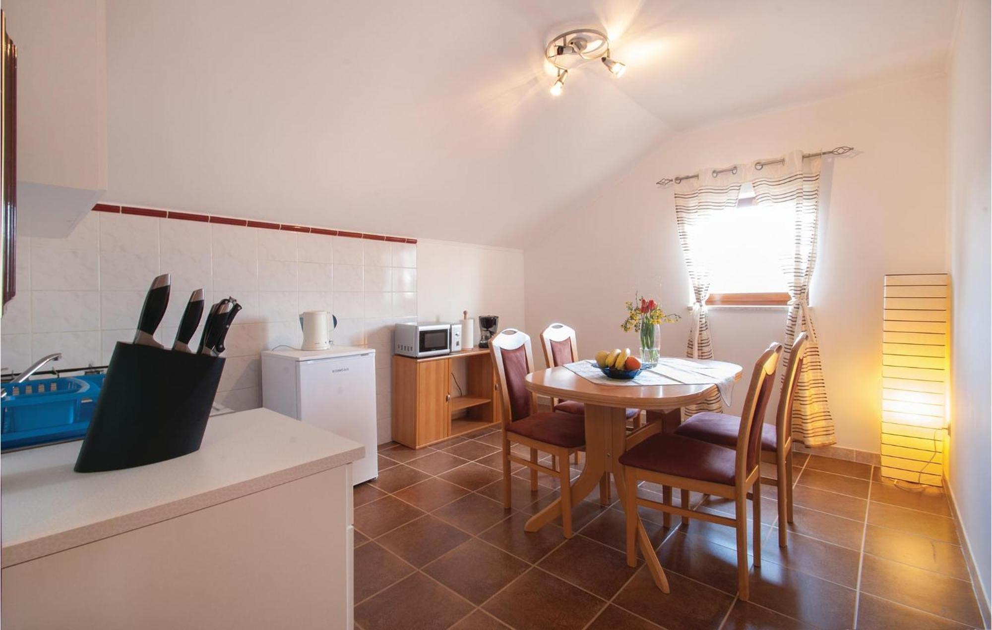 Lovely Apartment In Rovinj With Kitchen エクステリア 写真