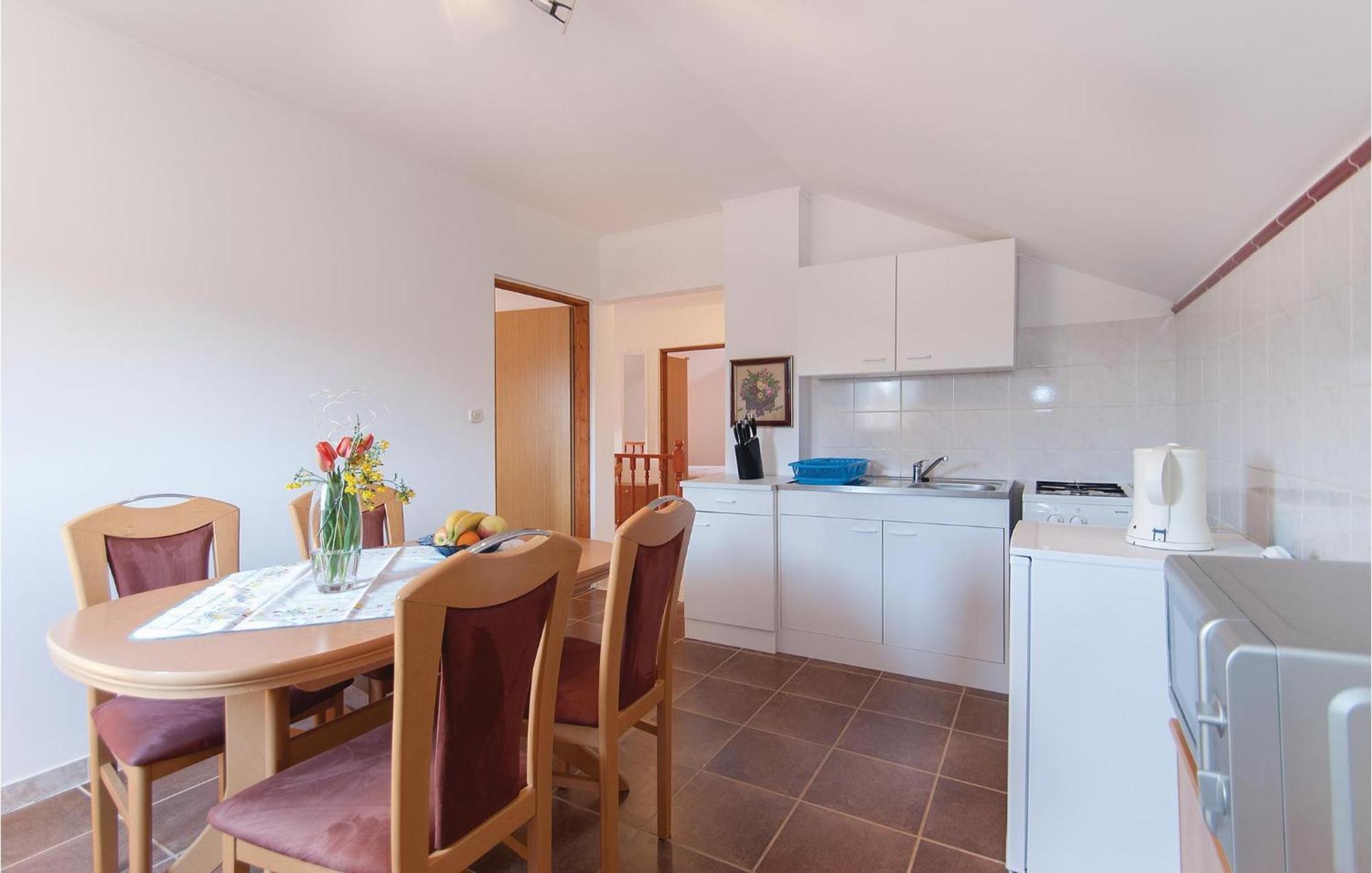 Lovely Apartment In Rovinj With Kitchen エクステリア 写真